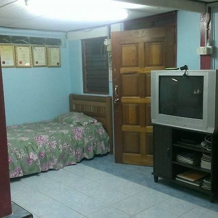 Homestay Bukit Gantang Hotel Тайпинг Экстерьер фото