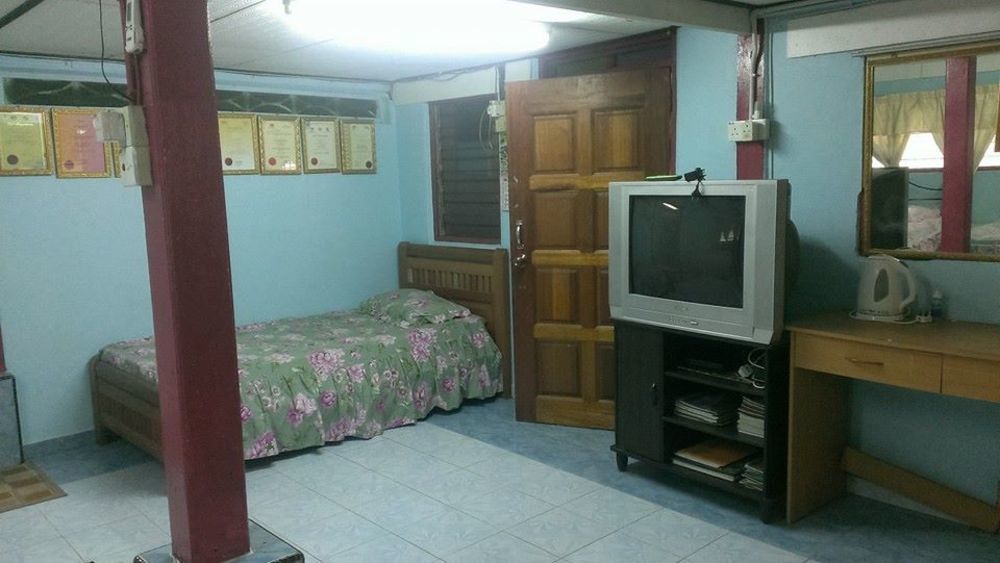 Homestay Bukit Gantang Hotel Тайпинг Экстерьер фото